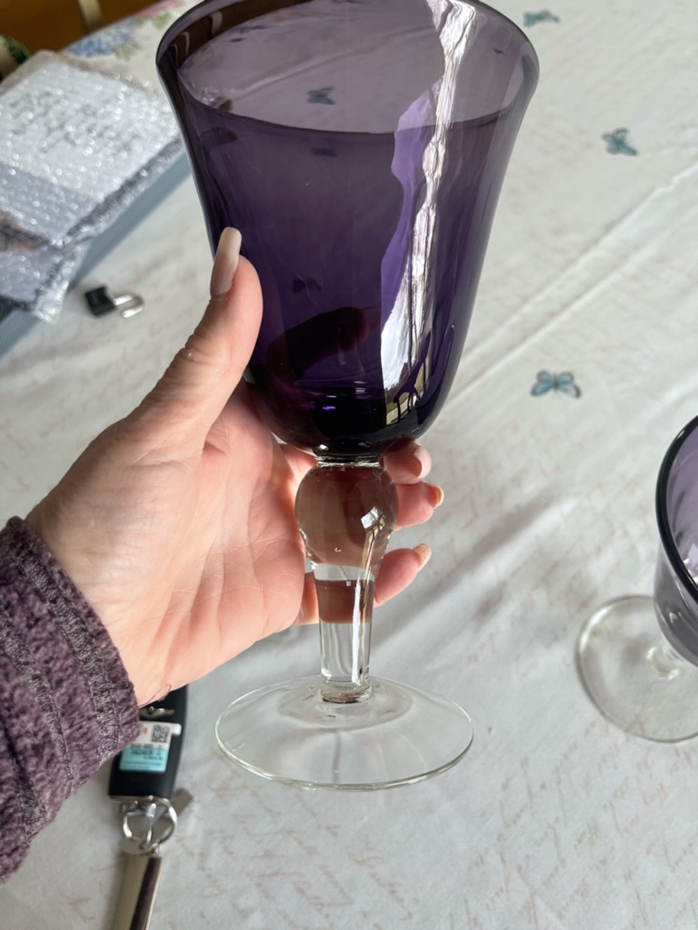 Pair of Purple Stemmed Wine Glasses - Picture 3 of 4